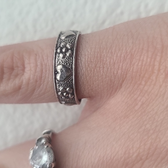 Jewelry - .925 sterling silver vintage 90s y2k heart flower engraved pinky or toe ring